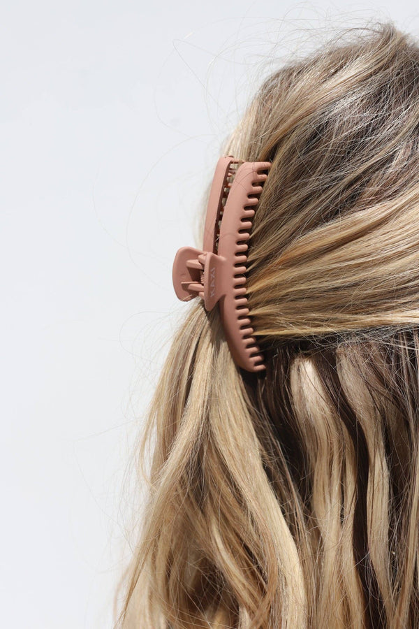 Matte Midi Hold Everything Claw
